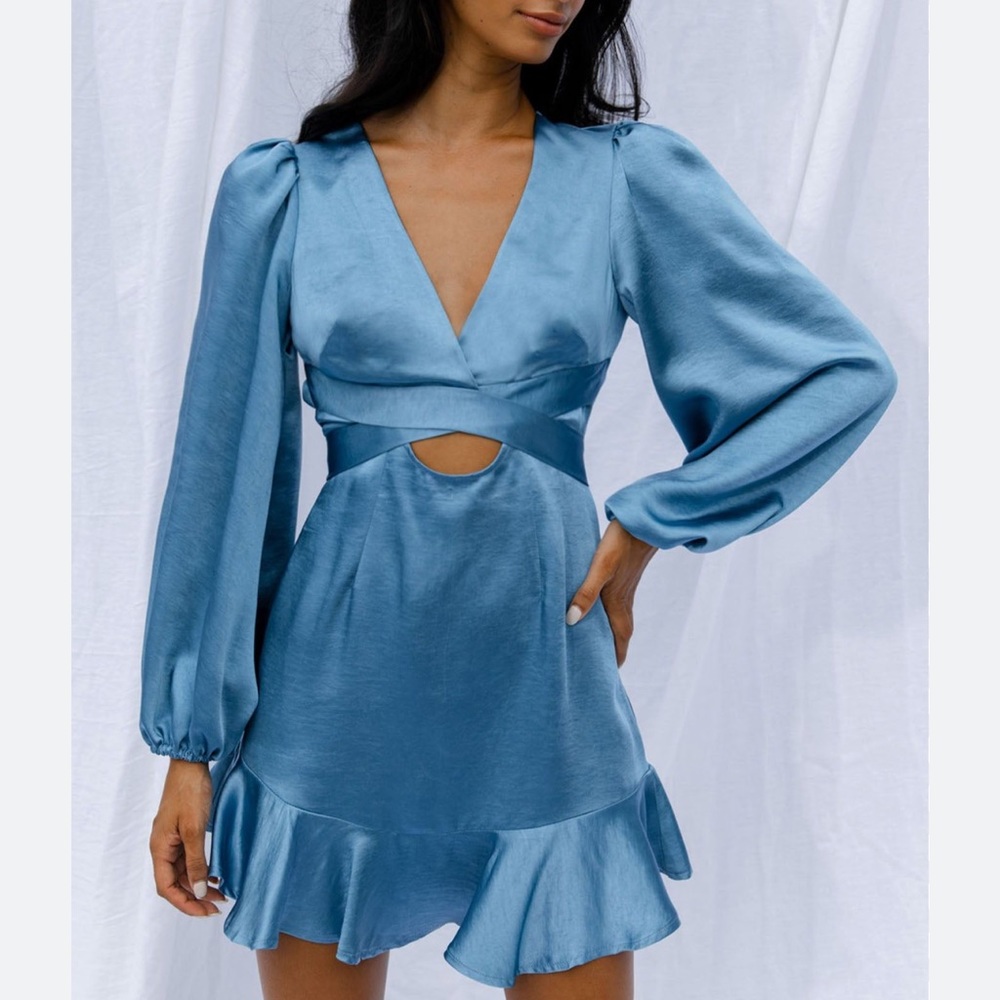 Selfie Leslie dress